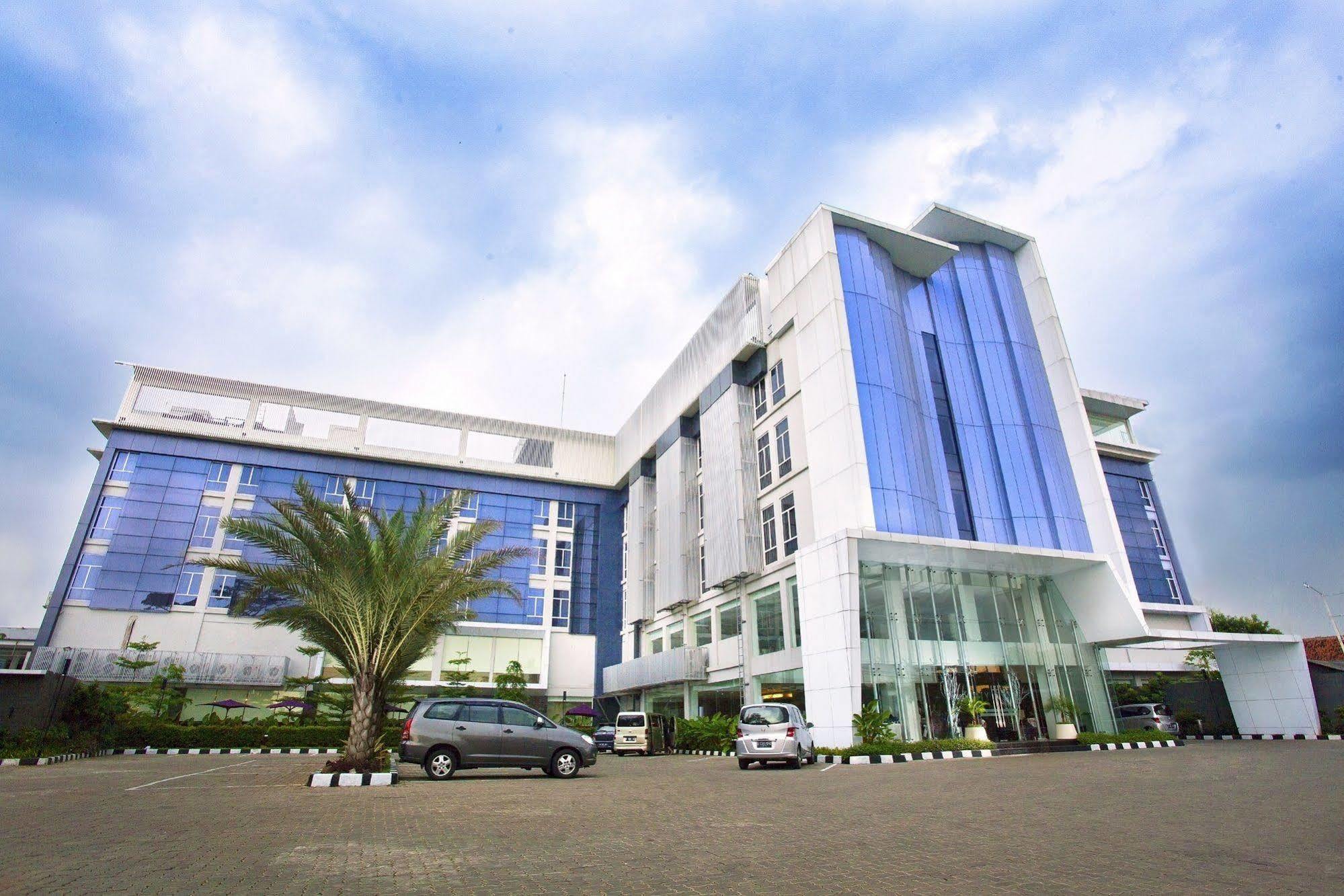 Yasmin Hotel Karawaci Τάνγκερανγκ Εξωτερικό φωτογραφία